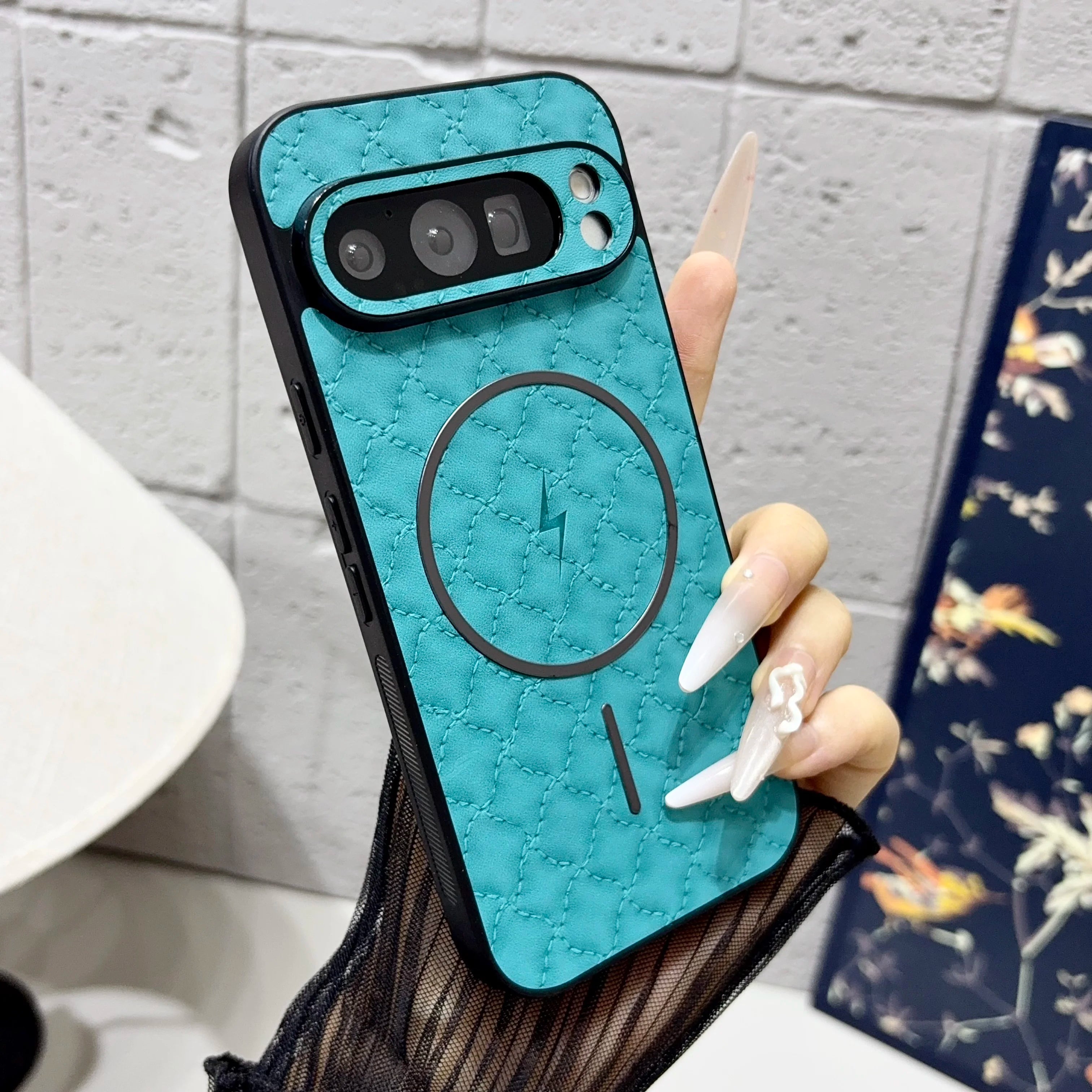 Avontic QuiltLuxe Google Pixel case in Light Green – variant image