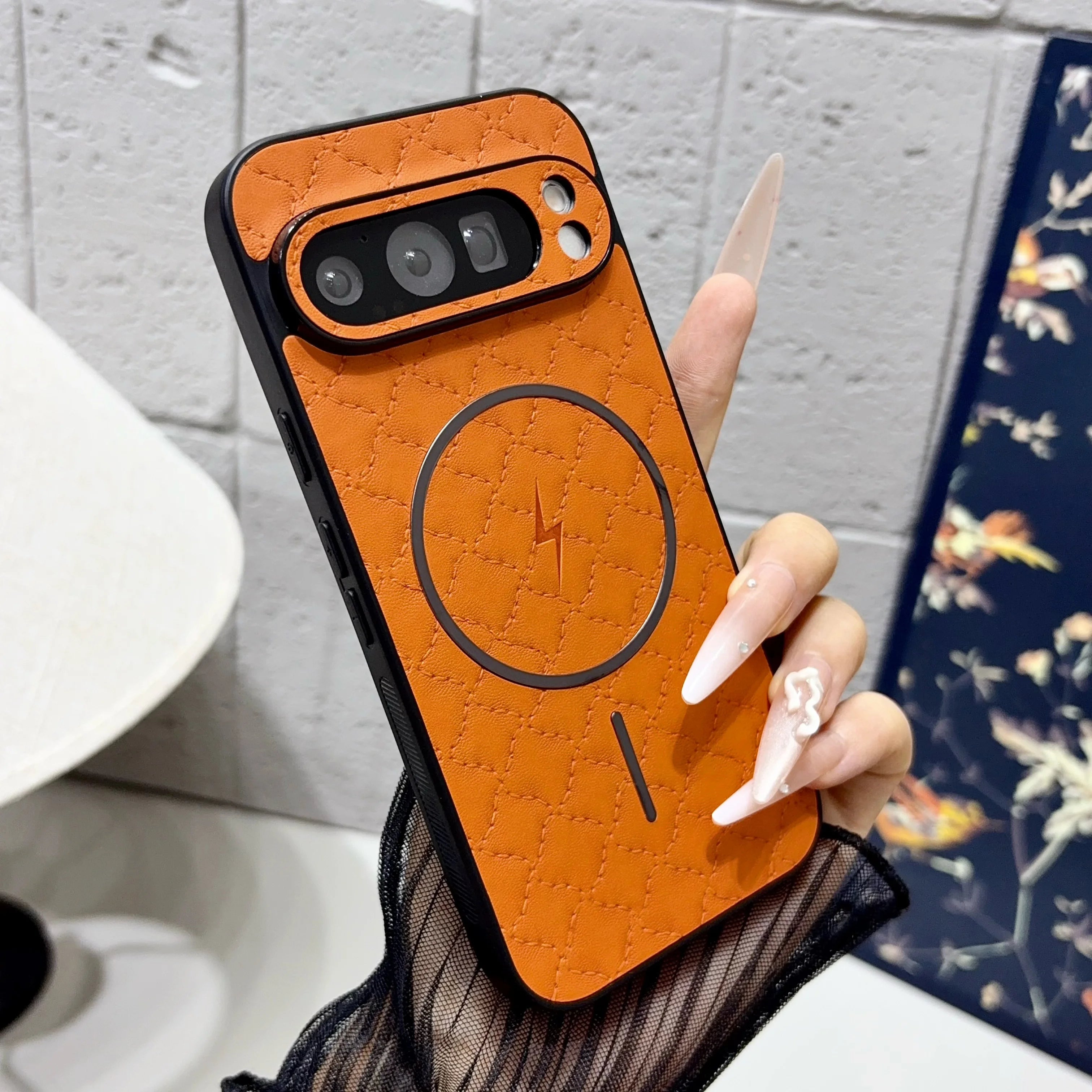 Avontic QuiltLuxe Google Pixel case in Orange – variant image
