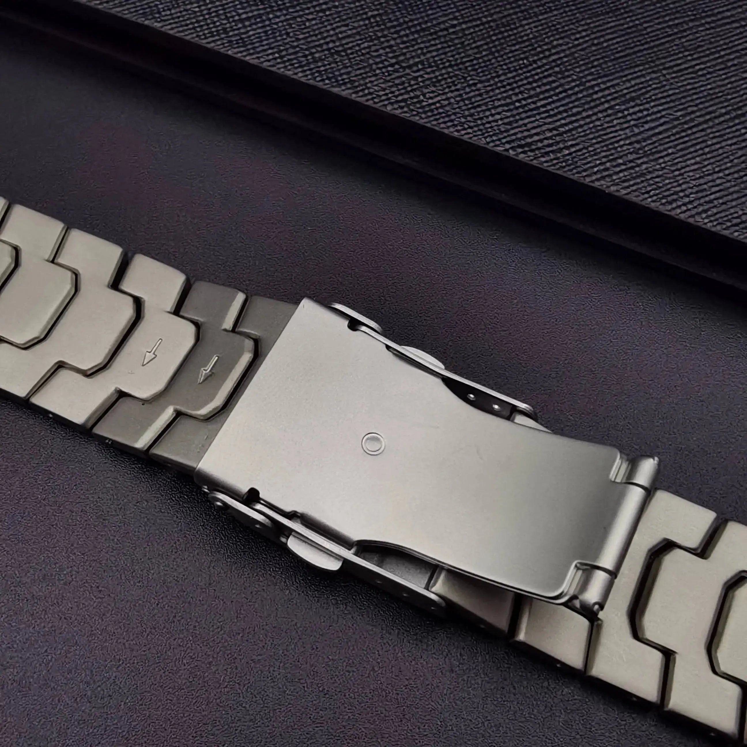 Luxury Titanium Band for Samsung Galaxy Watch 7 Ultra 47mm Metal Strap for Galaxy Watch 7 47mm NO Gaps Curved End Link Bracelet Avontic