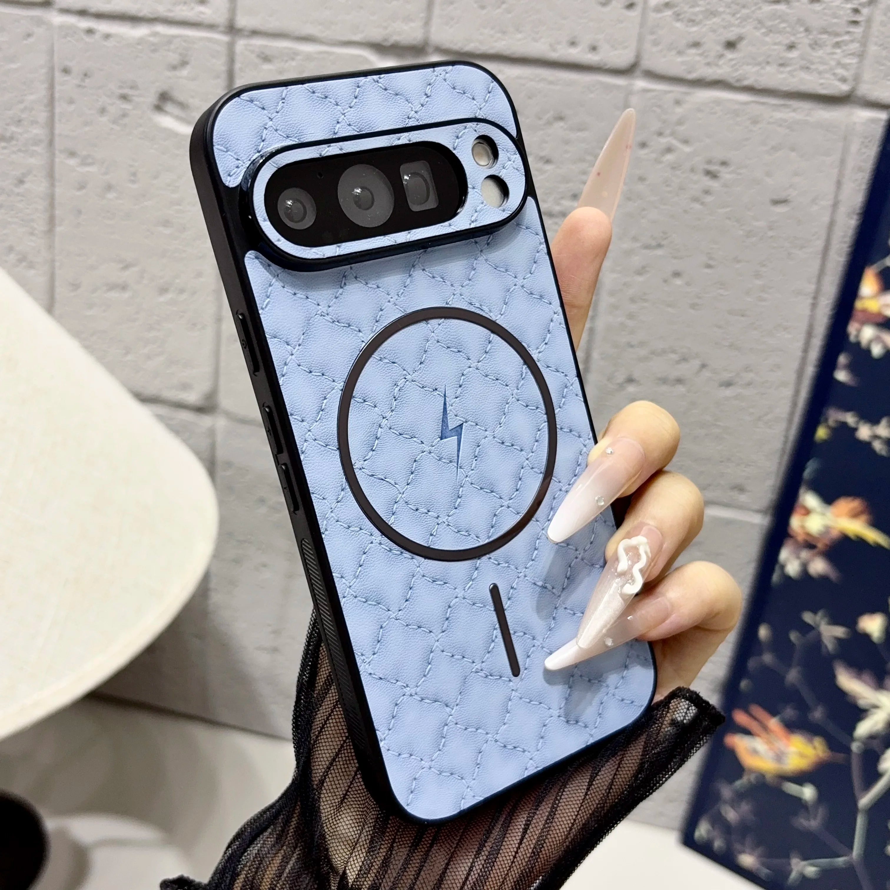 Avontic QuiltLuxe Google Pixel case in Light Blue – variant image