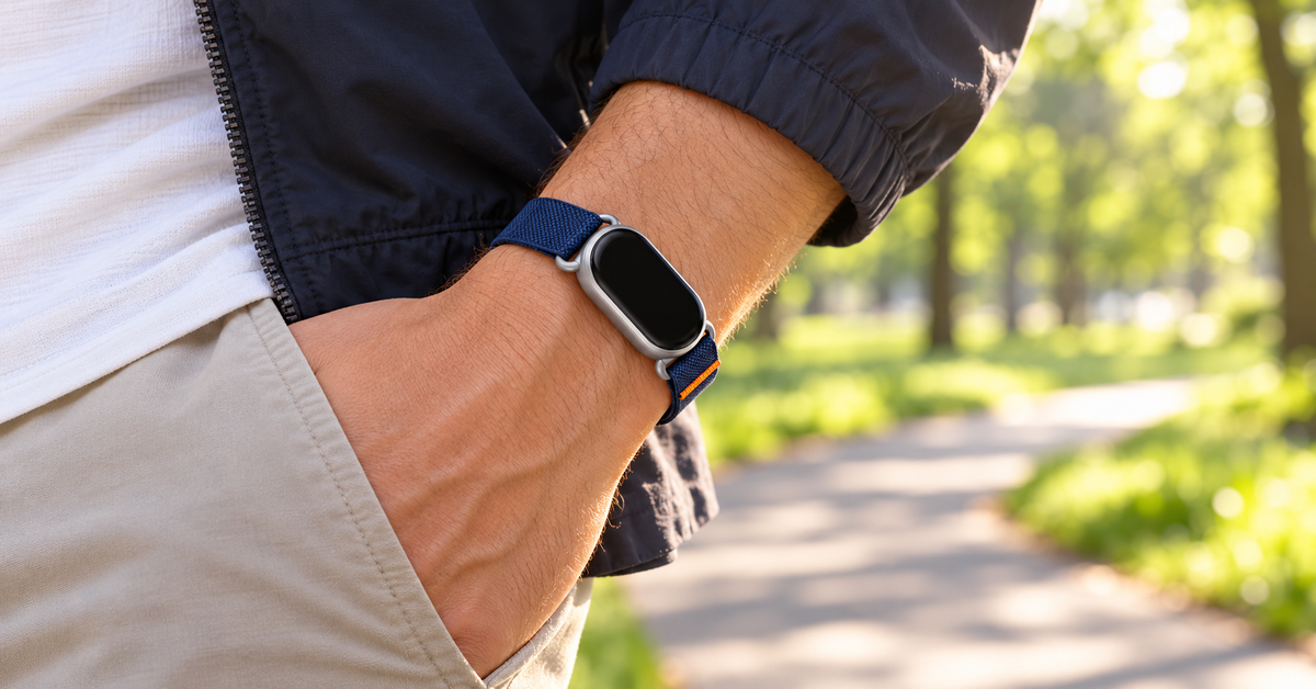 Avontic FluxLoop Magnetic Nylon Band, worn in an everyday setting; tracker shown for fit, not included
