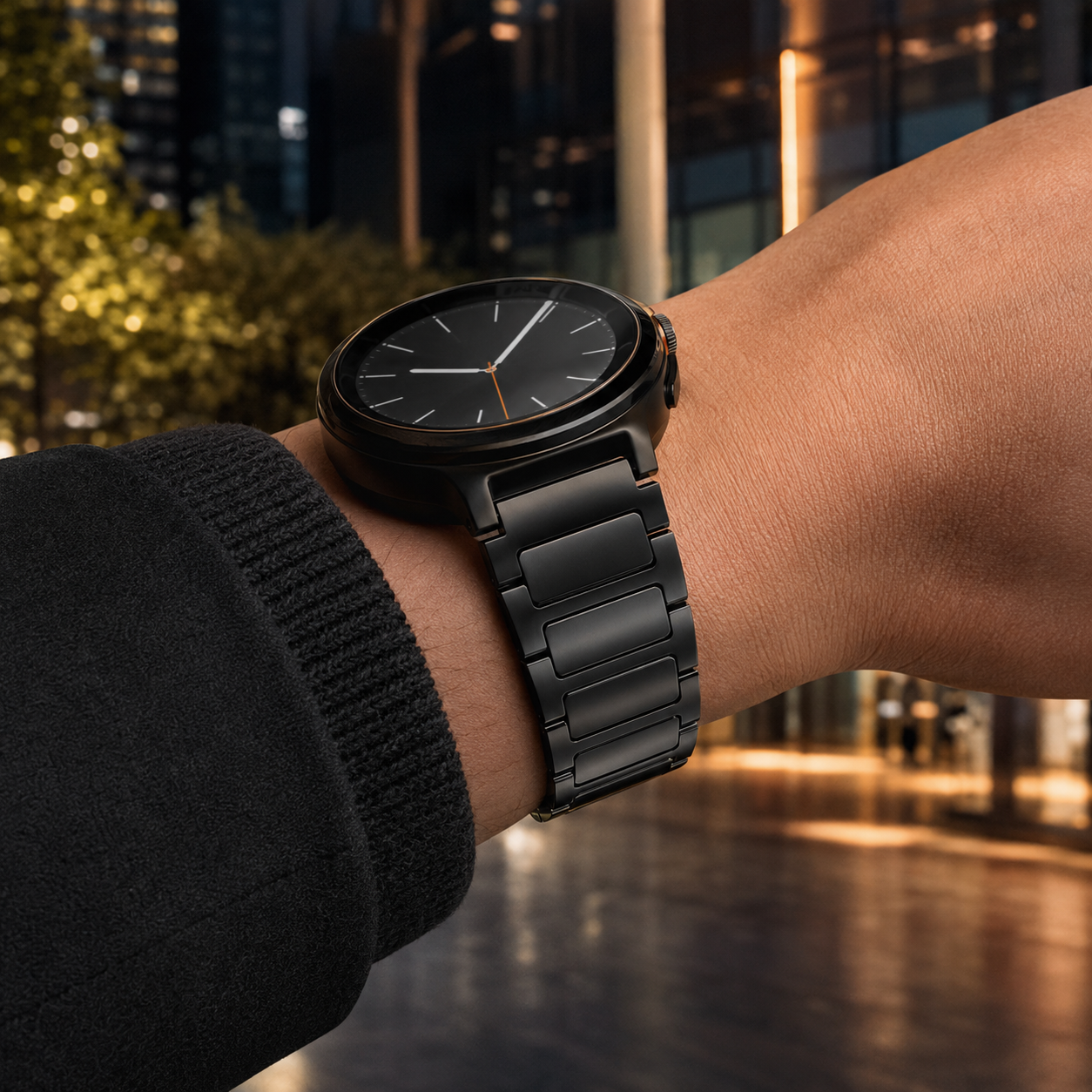 Avontic TitanLink lifestyle image: Urban Evening Black